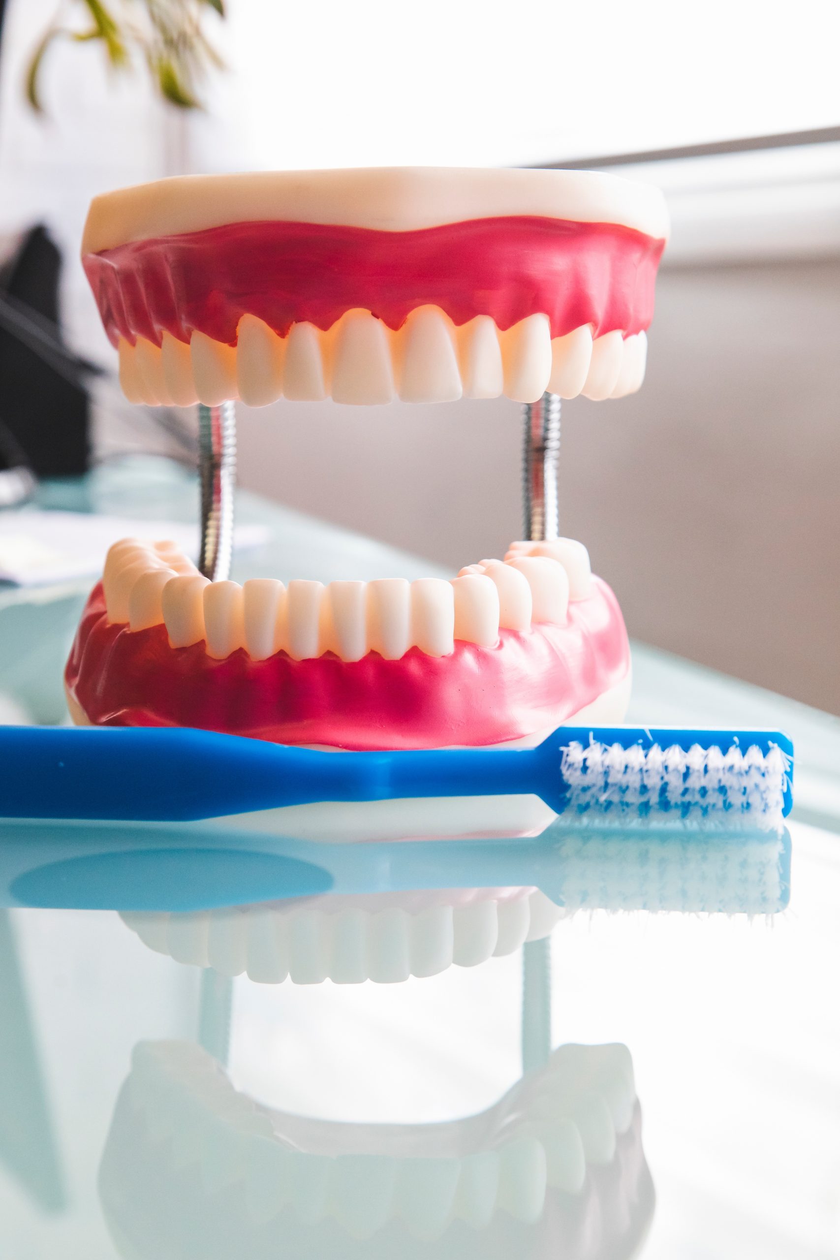 7 errores que no sabías que cometes durante el cepillado dental